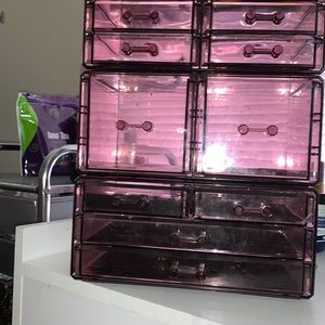 Make up organizer